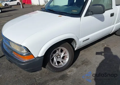 2002 Chevrolet S-10 из США, поврежденный, VIN 1GCCS145X28129306
